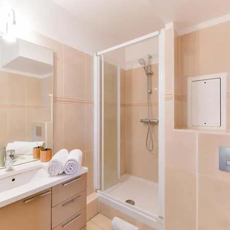Exigehome-Comme Une Maison Avec Jardin Et Parking Prive Versailles Exterior photo