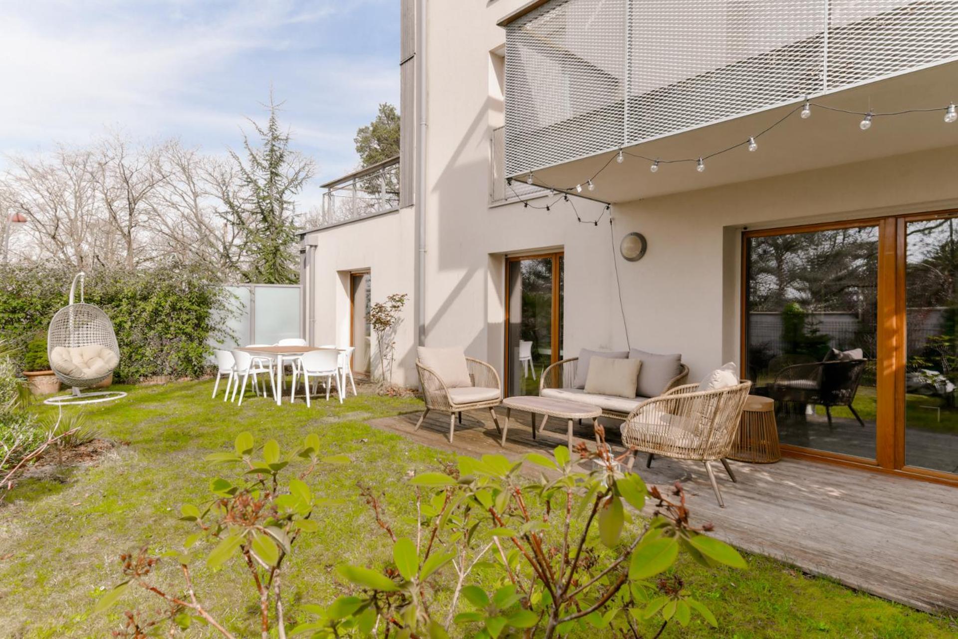 Exigehome-comme Maison Avec Jardin Et Parking Prive * Versailles